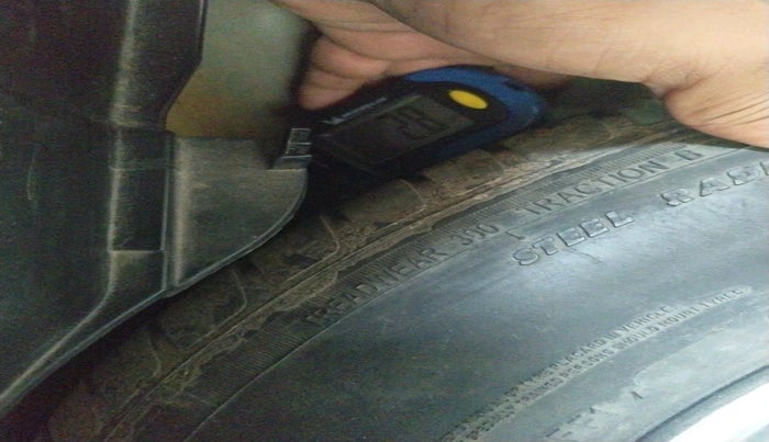 2019 Maruti Swift LXI, Petrol, Manual, 1,24,472 km, tyre