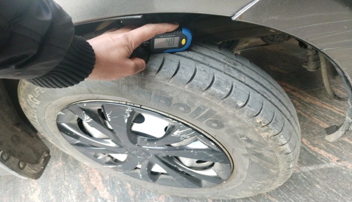 2019 Maruti Swift LXI, Petrol, Manual, 1,24,472 km, tyre