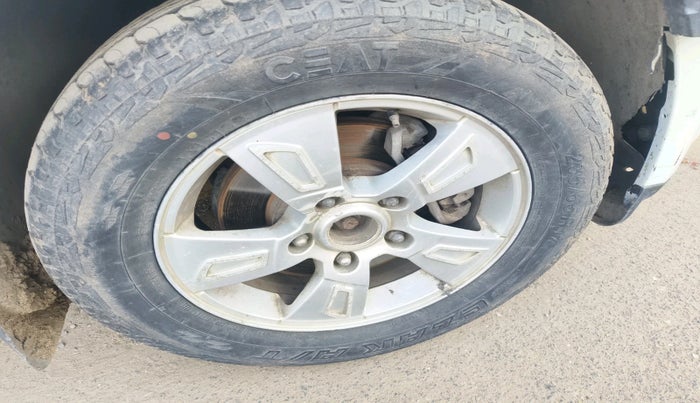 2012 Mahindra XUV500 W8, Diesel, Manual, 1,81,360 km, tyre