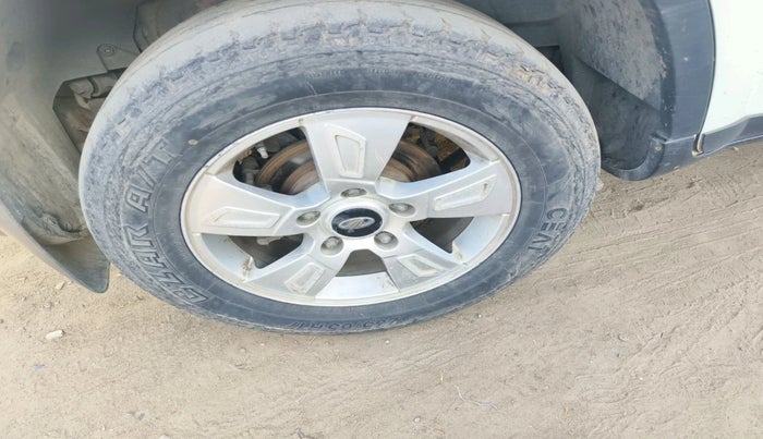 2012 Mahindra XUV500 W8, Diesel, Manual, 1,81,360 km, tyre