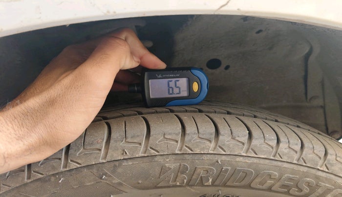 2012 Maruti Wagon R 1.0 VXI, Petrol, Manual, 1,32,733 km, tyre