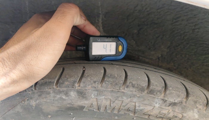 2012 Maruti Wagon R 1.0 VXI, Petrol, Manual, 1,32,733 km, tyre