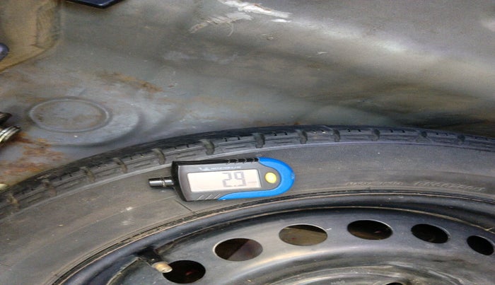 2015 Hyundai Grand i10 ASTA AT 1.2 KAPPA VTVT, Petrol, Automatic, 1,17,794 km, tyre