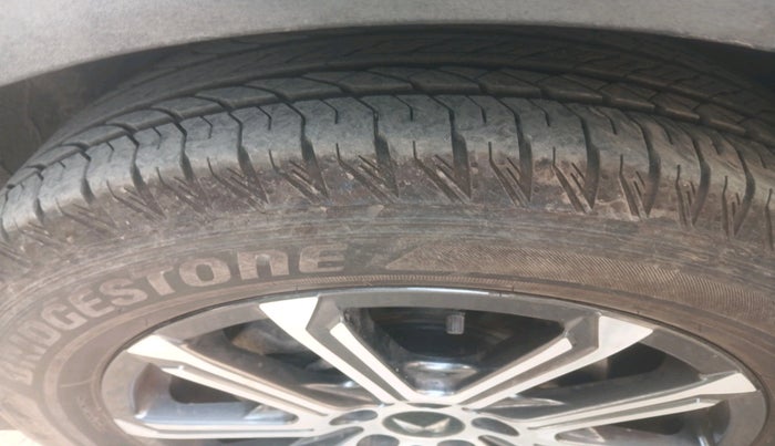 2025 Mahindra XUV700 AX 7 LUXURY D AT 7 STR, Diesel, Automatic, 2,968 km, tyre