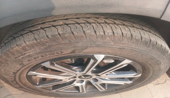 2025 Mahindra XUV700 AX 7 LUXURY D AT 7 STR, Diesel, Automatic, 2,968 km, tyre