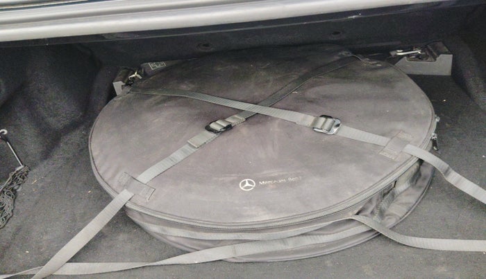 2017 Mercedes Benz E Class E 220 D, Diesel, Automatic, 72,694 km, tyre