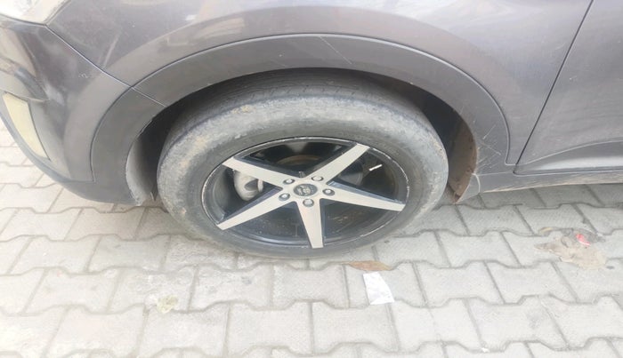 2018 Hyundai Creta E PLUS 1.4 DIESEL, Diesel, Manual, 1,08,934 km, tyre