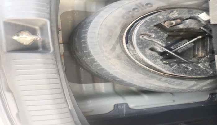 2018 Hyundai Creta E PLUS 1.4 DIESEL, Diesel, Manual, 1,08,934 km, tyre