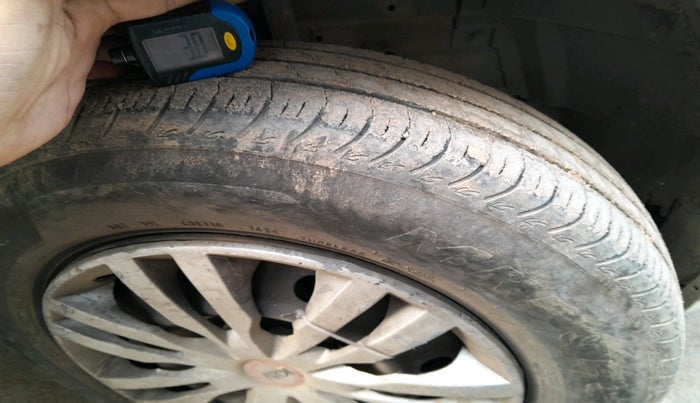 2015 Maruti Swift Dzire VXI, Petrol, Manual, 88,830 km, tyre