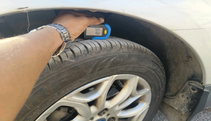 2014 Ford Ecosport TITANIUM 1.5L DIESEL (OPT), Diesel, Manual, 1,27,286 km, tyre