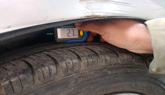 2014 Honda Mobilio 1.5L I-VTEC V, Petrol, Manual, 1,81,049 km, tyre