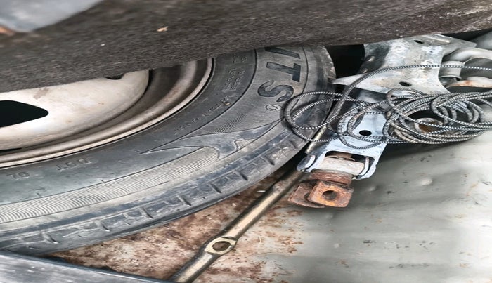 2011 Hyundai Santro Xing GLS, Petrol, Manual, 1,98,000 km, tyre