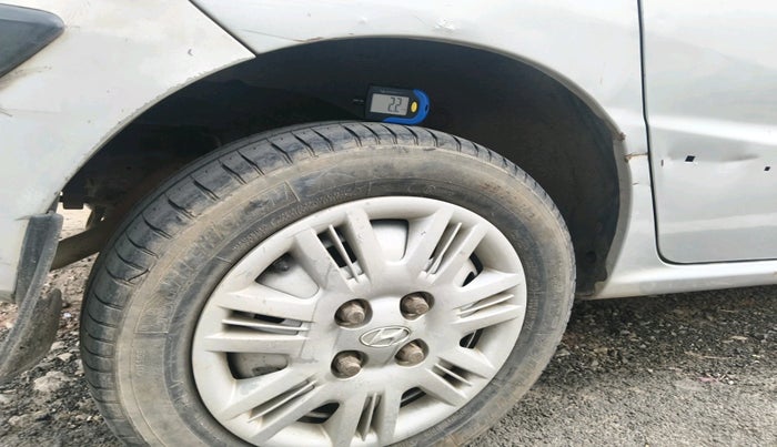 2011 Hyundai Santro Xing GLS, Petrol, Manual, 1,98,000 km, tyre