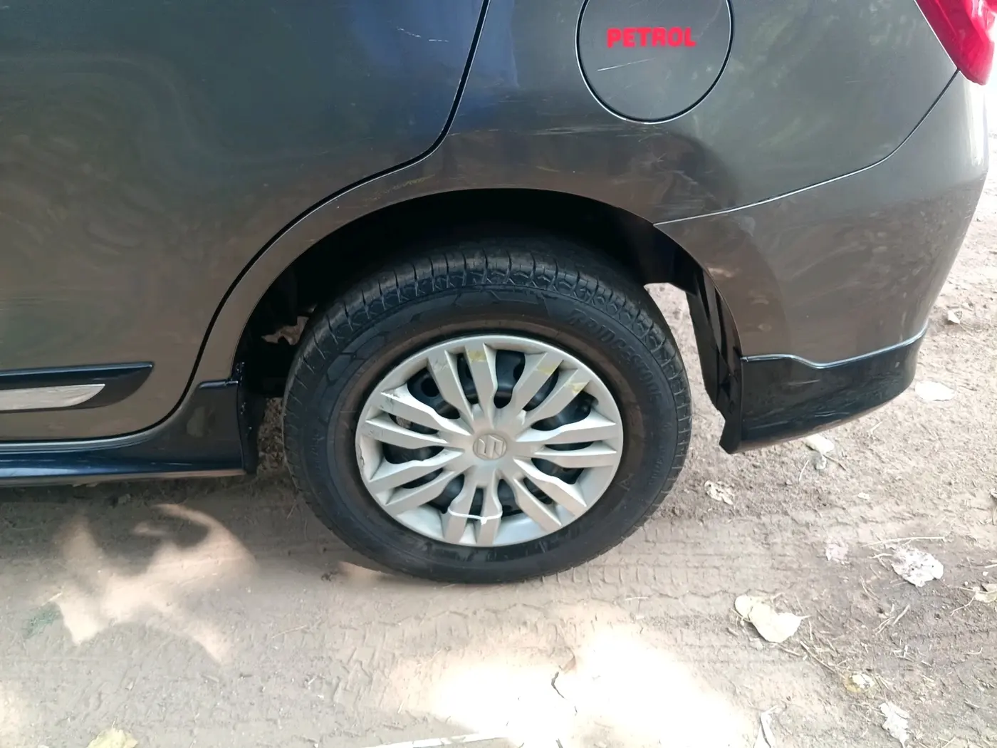 2021 Maruti Dzire VXI, Petrol, Manual, 1,03,331 km, tyre