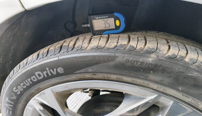 2021 Hyundai NEW I20 SPORTZ 1.2 AT, Petrol, Automatic, 19,498 km, tyre