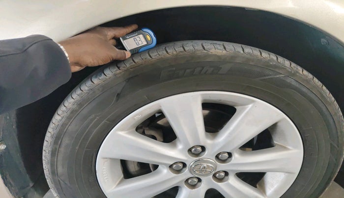 2013 Toyota Corolla Altis G DIESEL, Diesel, Manual, 1,39,094 km, tyre