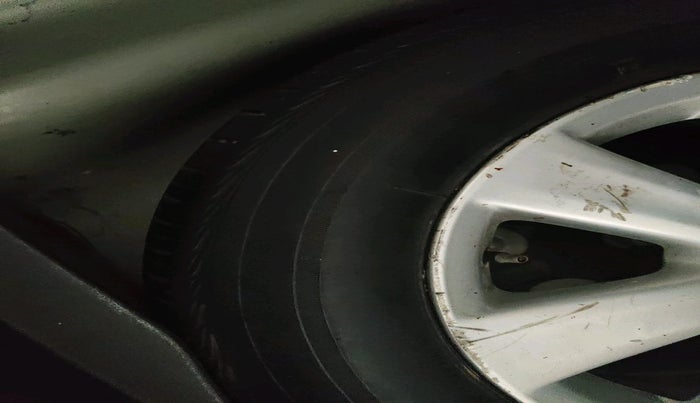 2013 Toyota Corolla Altis G DIESEL, Diesel, Manual, 1,39,094 km, tyre