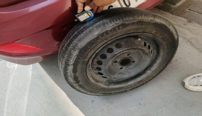 2015 Hyundai Grand i10 ASTA AT 1.2 KAPPA VTVT, Petrol, Automatic, 1,38,864 km, tyre