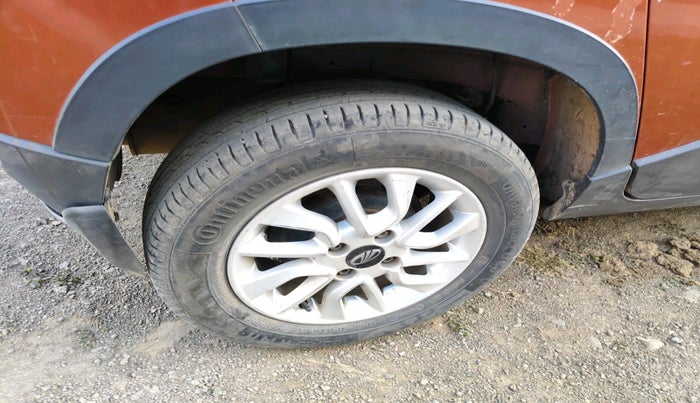 2016 Mahindra Kuv100 K8 5 STR, Petrol, Manual, 76,842 km, tyre