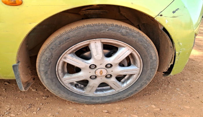 2011 Chevrolet Beat LT PETROL, Petrol, Manual, 99,077 km, tyre