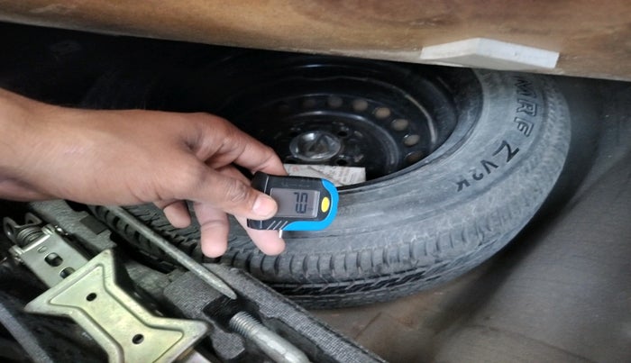 2013 Honda Amaze 1.2L I-VTEC VX, Petrol, Manual, 58,445 km, tyre