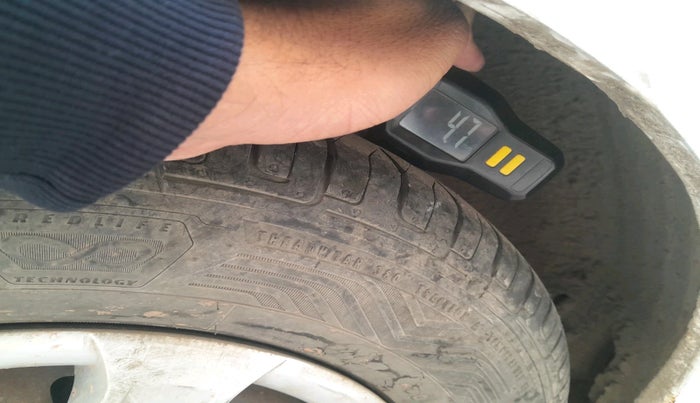 2011 Hyundai Accent GLE, Petrol, Manual, 1,91,328 km, tyre