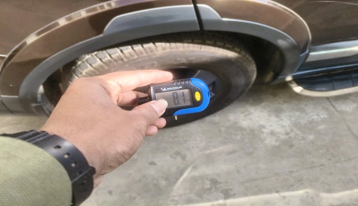 2019 Tata Hexa XM PLUS 4X2 7 STR, Diesel, Manual, 1,31,863 km, tyre