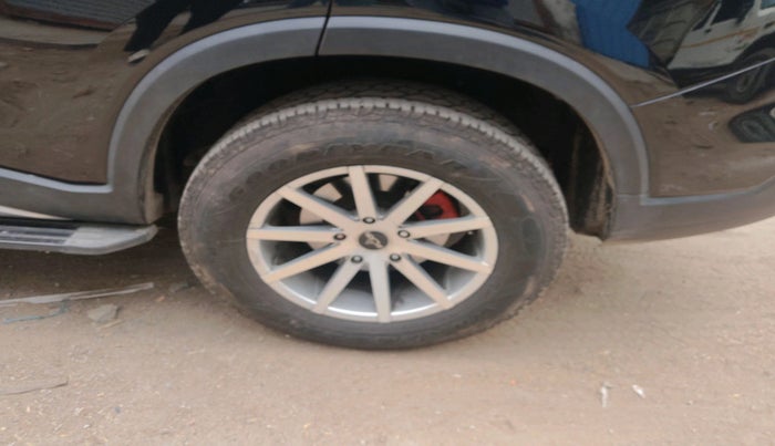 2024 Mahindra SCORPIO-N Z8 Select Petrol MT, Petrol, Manual, 12,802 km, tyre