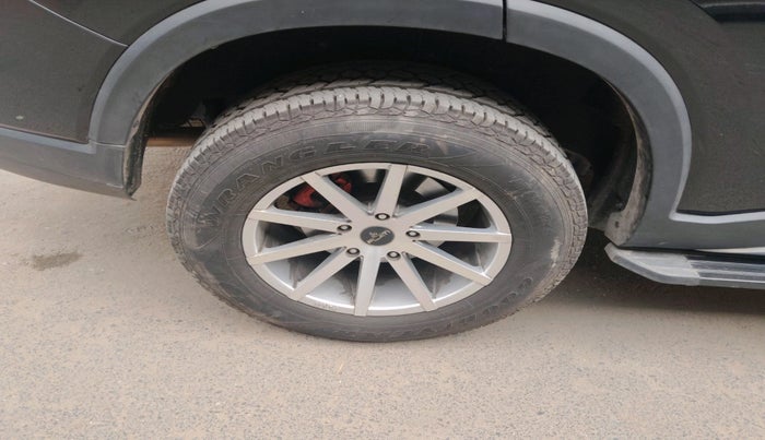 2024 Mahindra SCORPIO-N Z8 Select Petrol MT, Petrol, Manual, 12,802 km, tyre