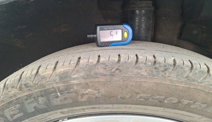 2023 KIA CARENS PRESTIGE 1.4 PETROL 7 STR, Petrol, Manual, 23,141 km, tyre