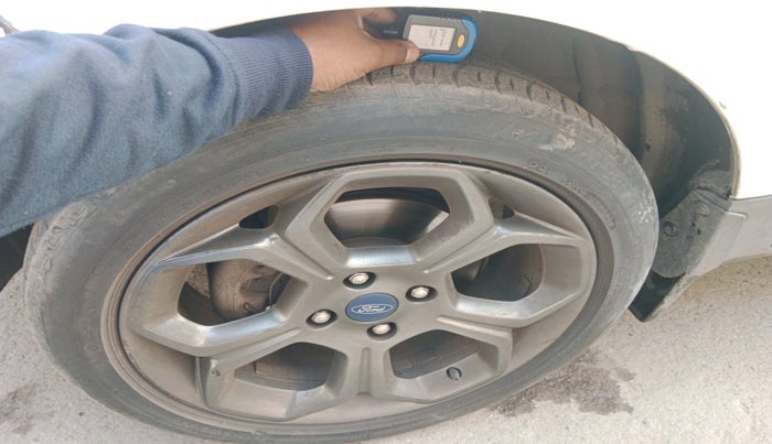 2019 Ford Ecosport TITANIUM 1.5L SPORTS(SUNROOF) DIESEL, Diesel, Manual, 1,03,568 km, tyre