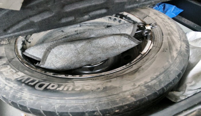 2020 KIA SELTOS HTK PLUS AT 1.5 DIESEL, Diesel, Automatic, 1,93,866 km, tyre