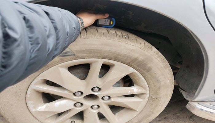 2018 Toyota Innova Crysta 2.4 GX 7 STR, Diesel, Manual, 81,793 km, tyre