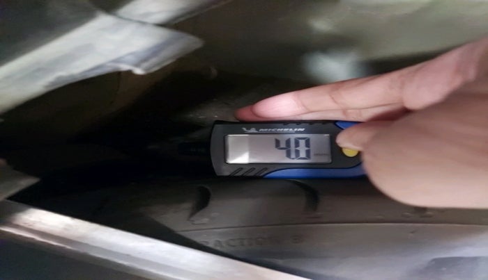 2011 Hyundai i20 MAGNA 1.2, Petrol, Manual, 1,07,674 km, tyre