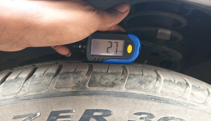 2020 Maruti Dzire VXI, Petrol, Manual, 21,076 km, tyre