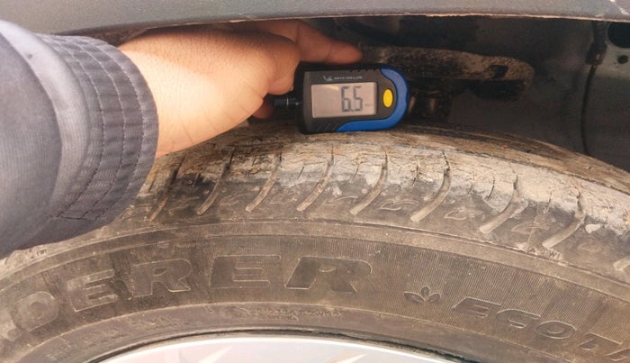 2025 Hyundai Creta E 1.5 PETROL, Petrol, Manual, 4,180 km, tyre