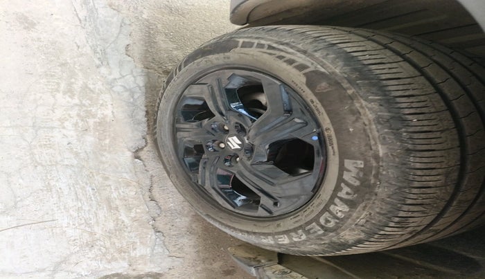 2022 Maruti BREZZA ZXI SMART HYBRID , Petrol, Manual, 36,420 km, tyre