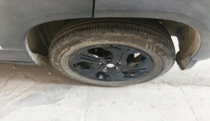 2022 Maruti BREZZA ZXI SMART HYBRID , Petrol, Manual, 36,420 km, tyre