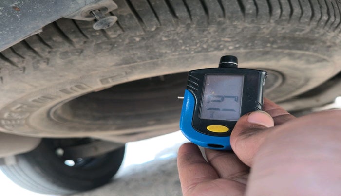 2019 Mahindra XUV500 W7, Diesel, Manual, 1,52,283 km, tyre