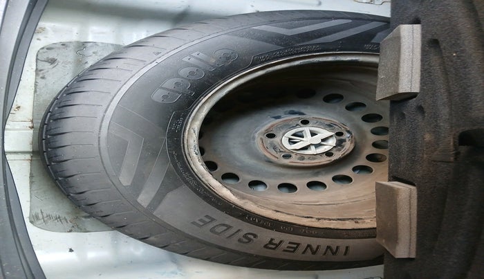 2017 Hyundai Creta E PLUS 1.6 PETROL, Petrol, Manual, 1,39,760 km, tyre