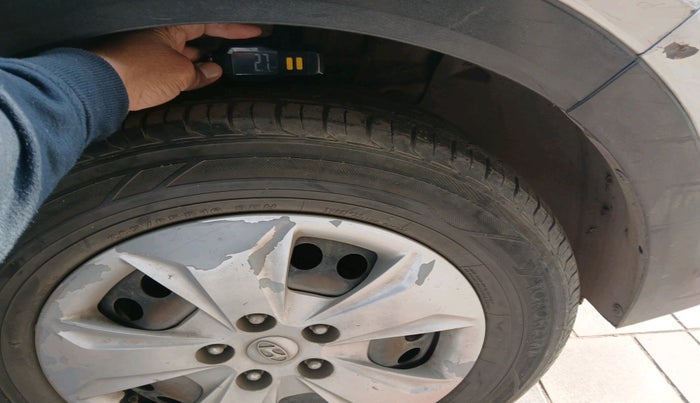 2017 Hyundai Creta E PLUS 1.6 PETROL, Petrol, Manual, 1,39,760 km, tyre