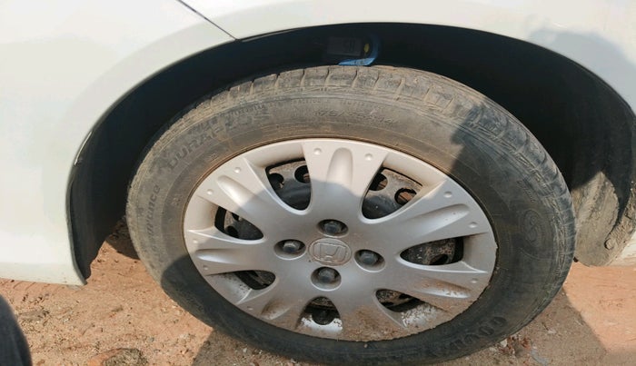 2017 Honda Brio S MT, Petrol, Manual, 47,596 km, tyre