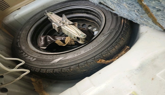 2017 Honda Brio S MT, Petrol, Manual, 47,596 km, tyre