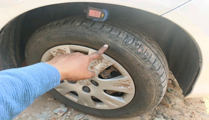 2017 Honda Brio S MT, Petrol, Manual, 47,596 km, tyre