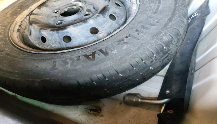 2019 Maruti Alto LXI, Petrol, Manual, 30,622 km, tyre