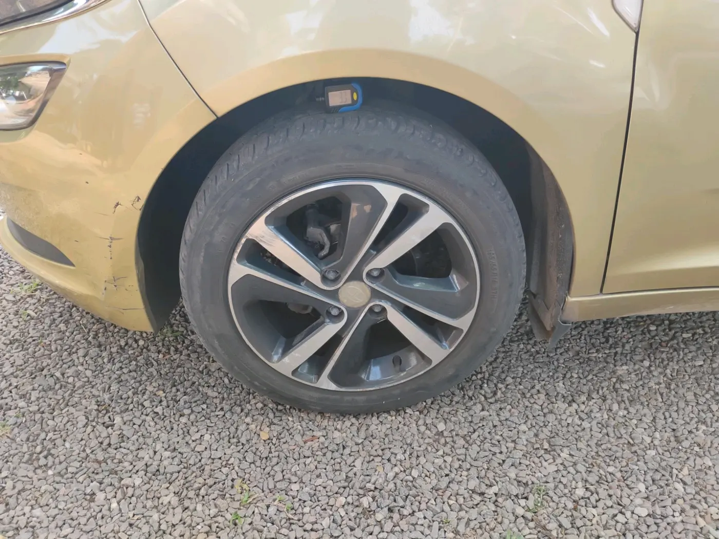 2020 Tata ALTROZ XZ PETROL, Petrol, Manual, 37,621 km, tyre