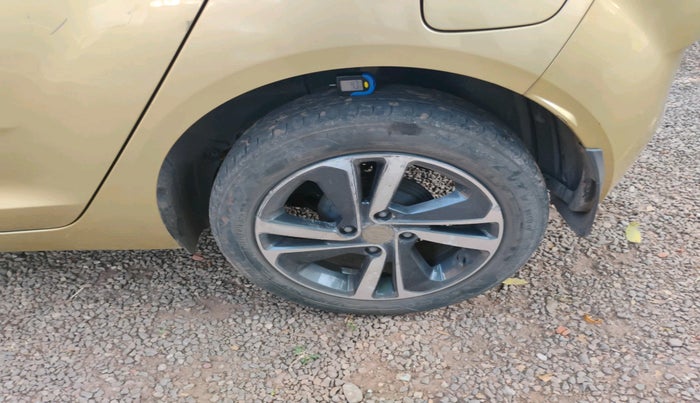 2020 Tata ALTROZ XZ PETROL, Petrol, Manual, 37,621 km, tyre