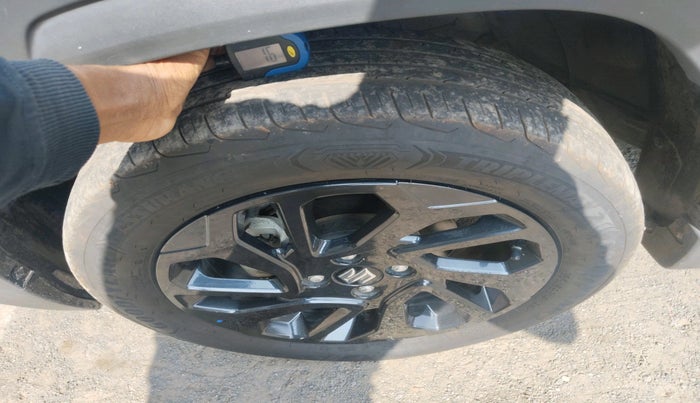 2024 Maruti FRONX DELTA PLUS 1.2L AGS, Petrol, Automatic, 26,738 km, tyre