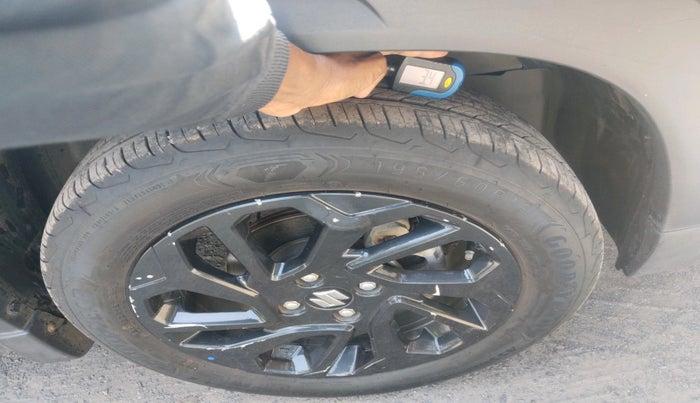 2024 Maruti FRONX DELTA PLUS 1.2L AGS, Petrol, Automatic, 26,738 km, tyre