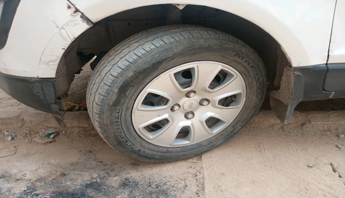 2017 Ford Ecosport TREND 1.5L PETROL, Petrol, Manual, 93,061 km, tyre